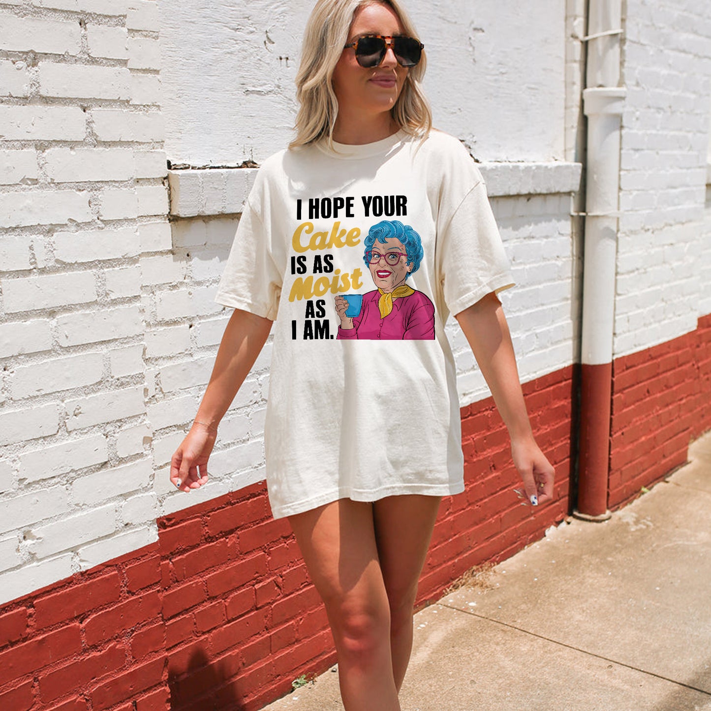 Funny Inappropriate Humor Shirt - Retro Sarcastic Moist Cake Grandma T-Shirt - Natural - Up To 5XL
