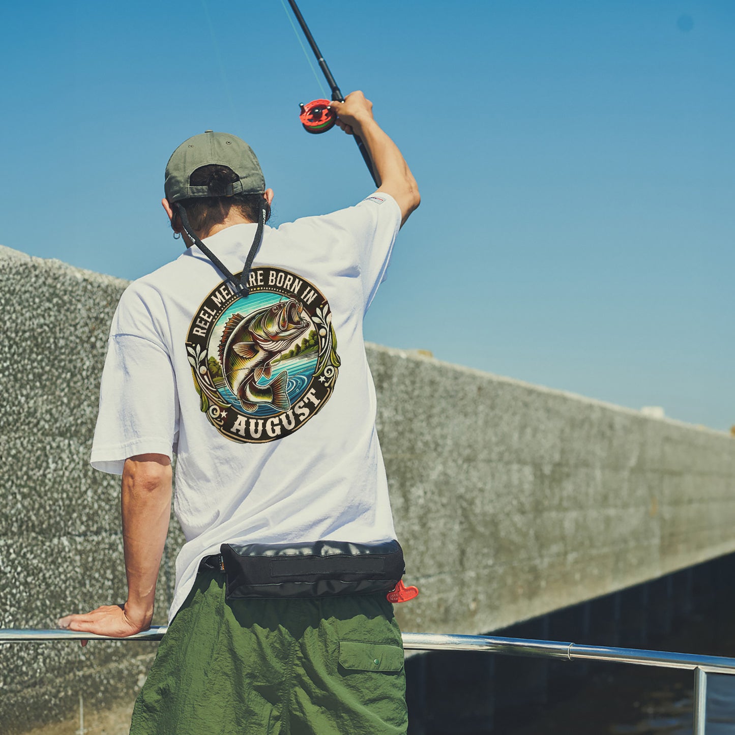 Fishing Birthday Gift Tee for Fisherman – Reel Men Are Born In August Shirt – Up To 5XL