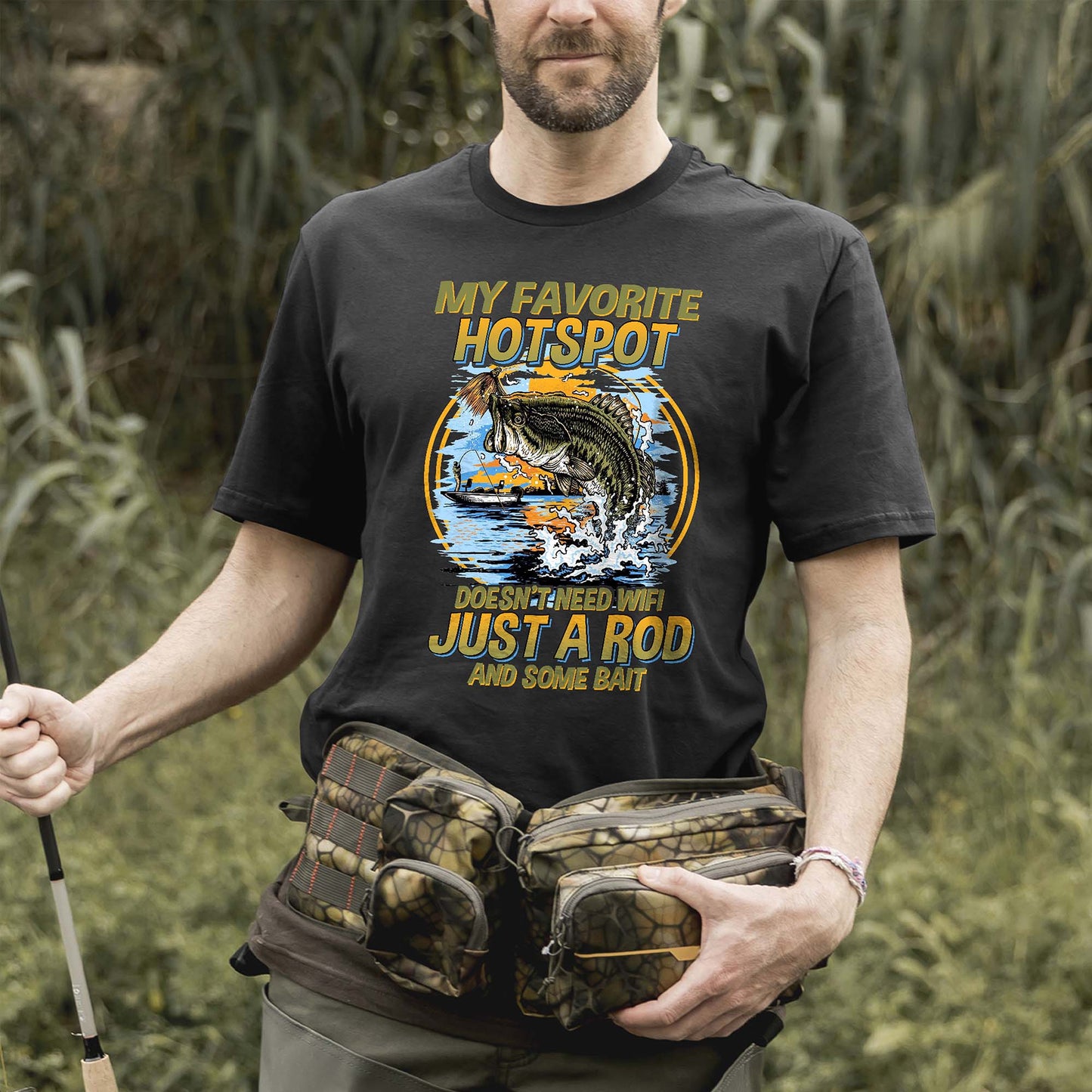 Fishing Humor Shirt – Favorite Hotspot No WiFi Rod and Bait Tee – Funny Fisherman Gift – Black – Up To 5XL